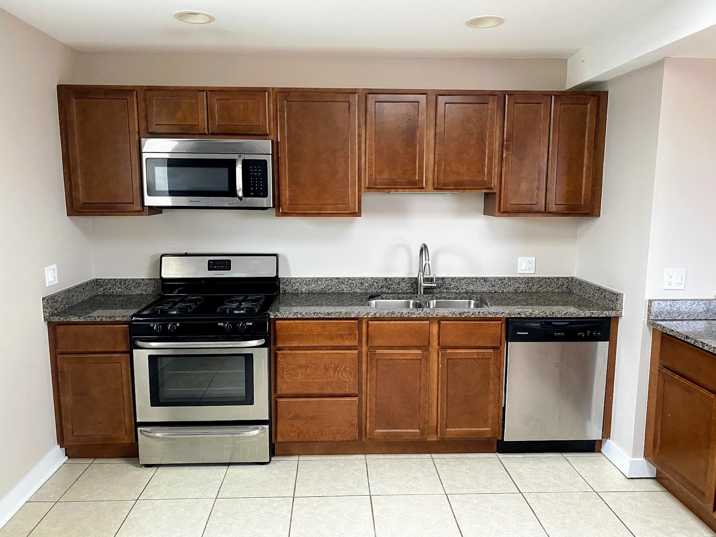 2245 W 21st Street #4, Chicago, IL 60608