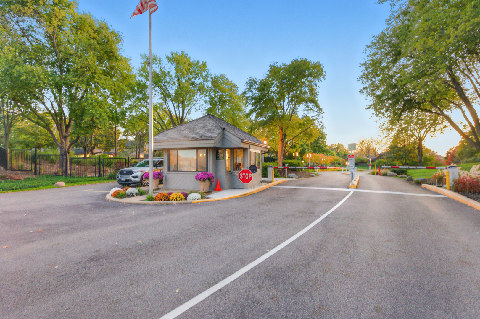 294 W Mallard Point #A, Lake Barrington, IL 60010