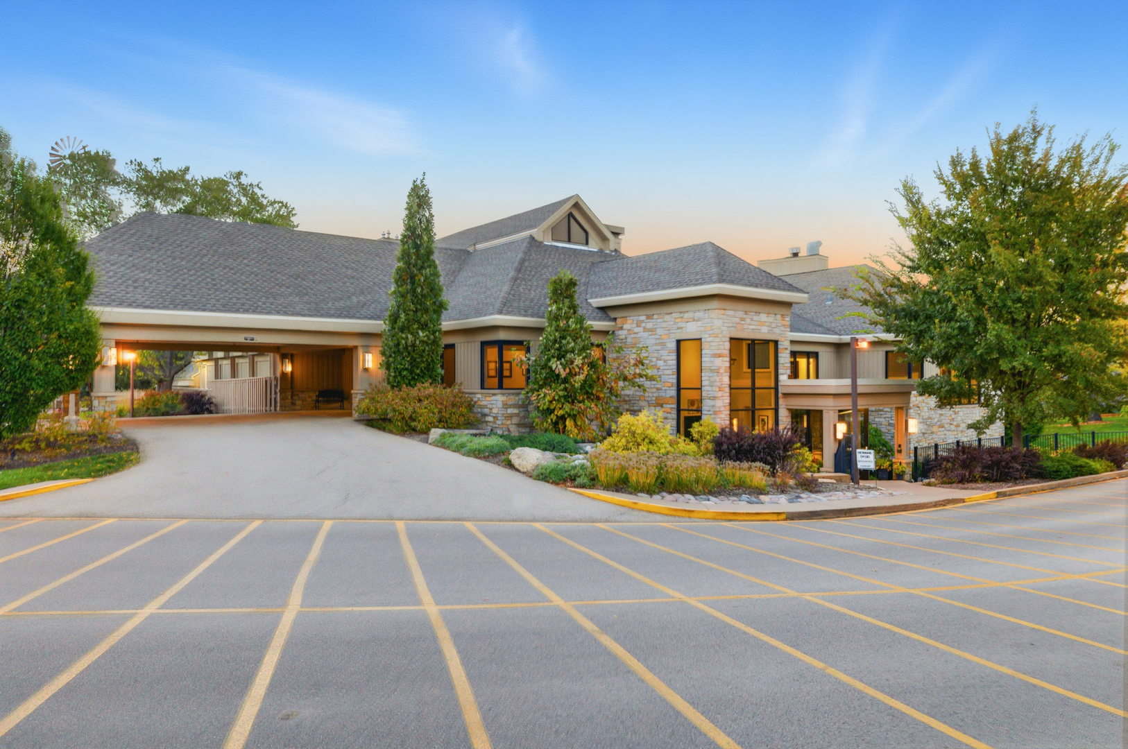 294 W Mallard Point #A, Lake Barrington, IL 60010