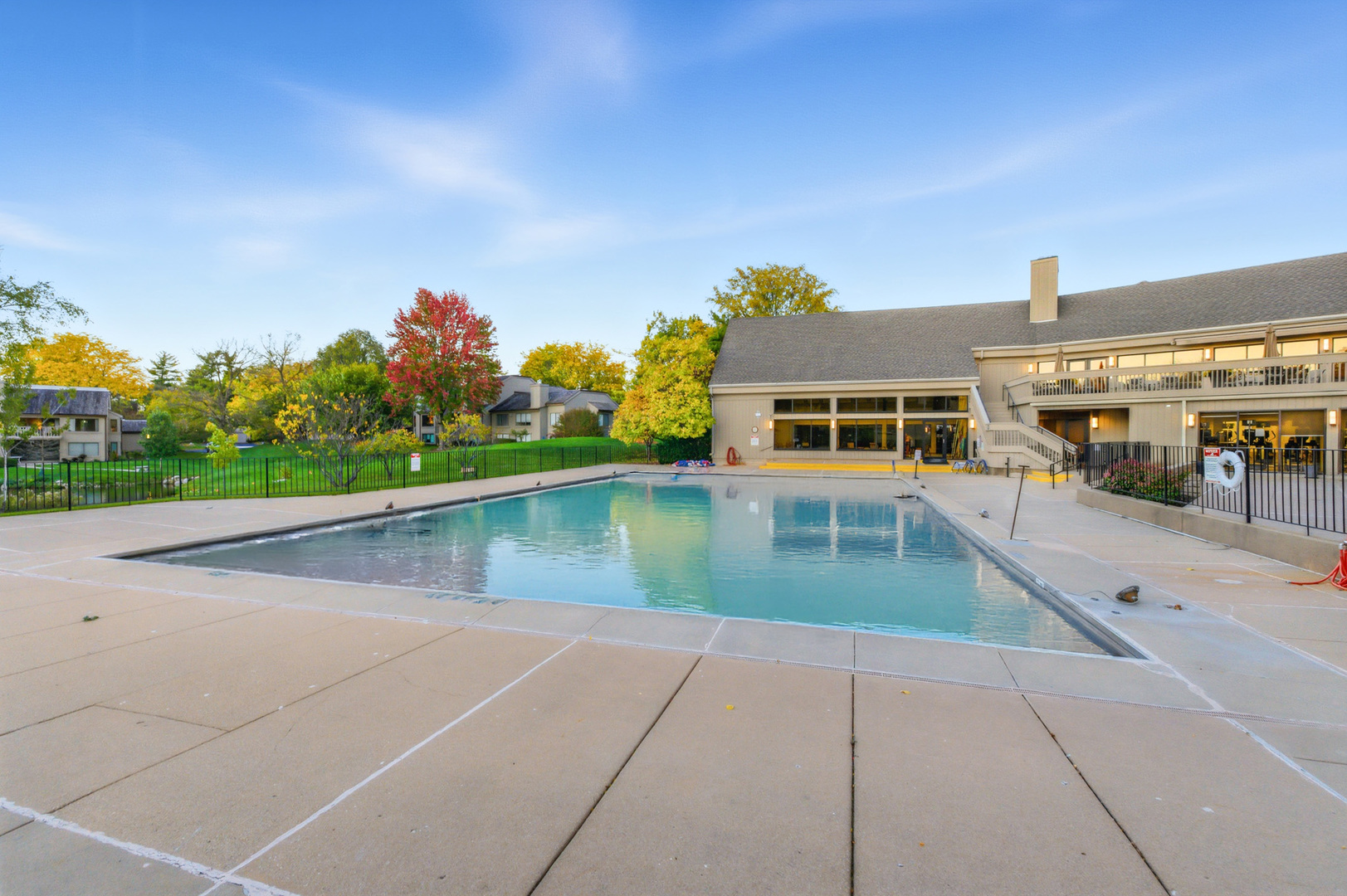 294 W Mallard Point #A, Lake Barrington, IL 60010