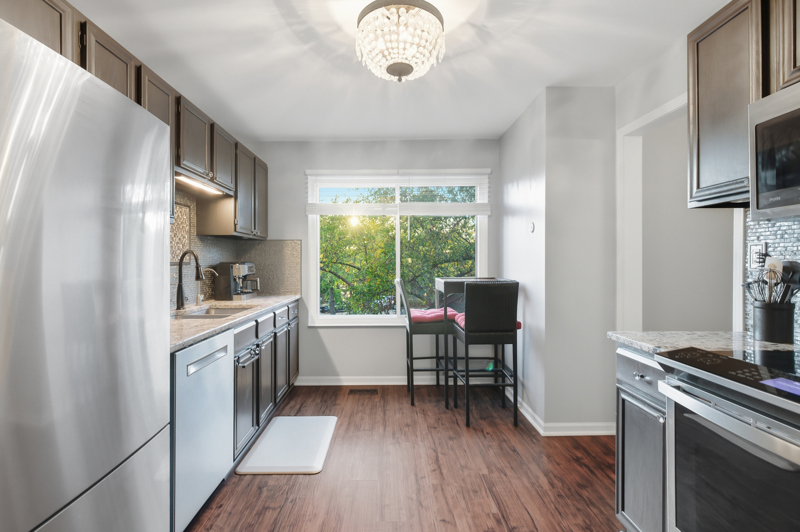 294 W Mallard Point #A, Lake Barrington, IL 60010