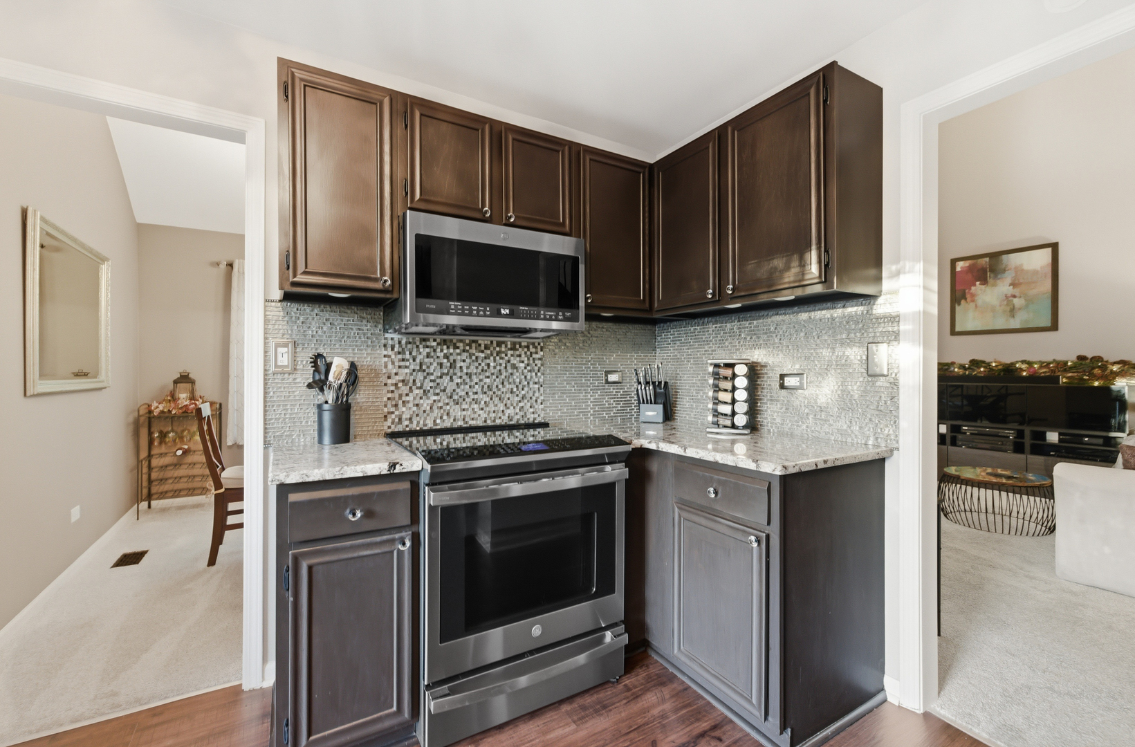 294 W Mallard Point #A, Lake Barrington, IL 60010