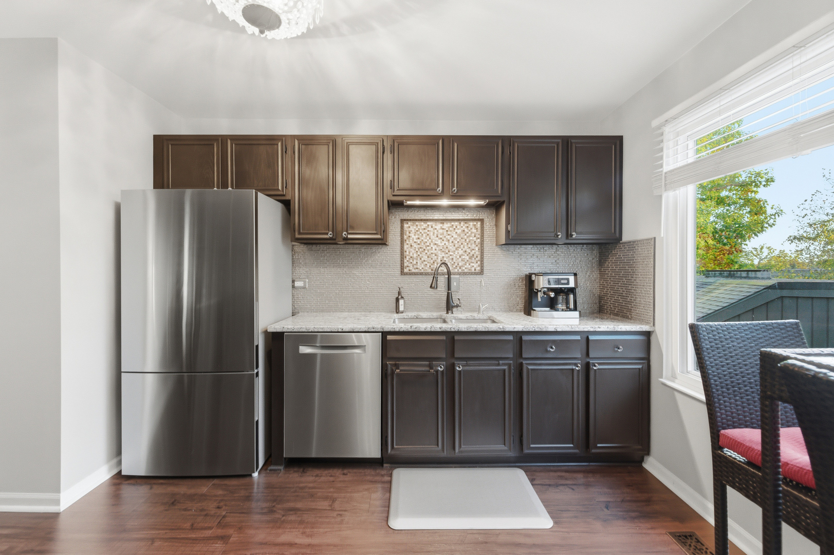 294 W Mallard Point #A, Lake Barrington, IL 60010