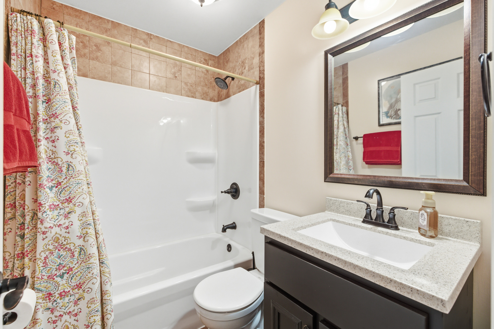 294 W Mallard Point #A, Lake Barrington, IL 60010