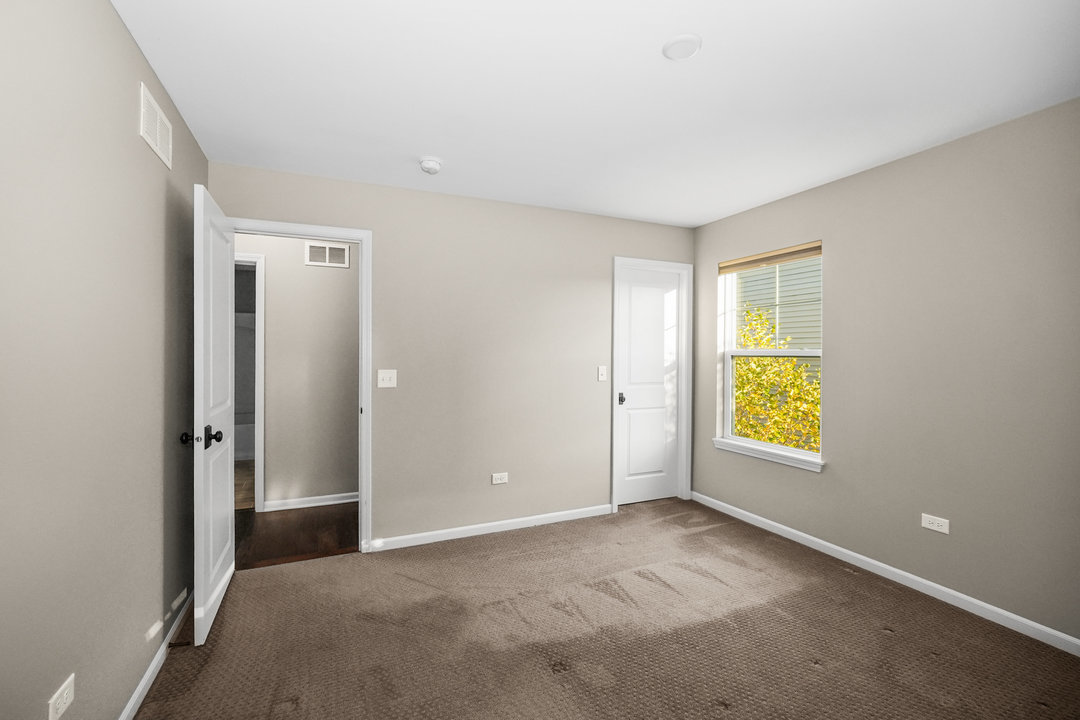 849 Station Boulevard, Aurora, IL 60504