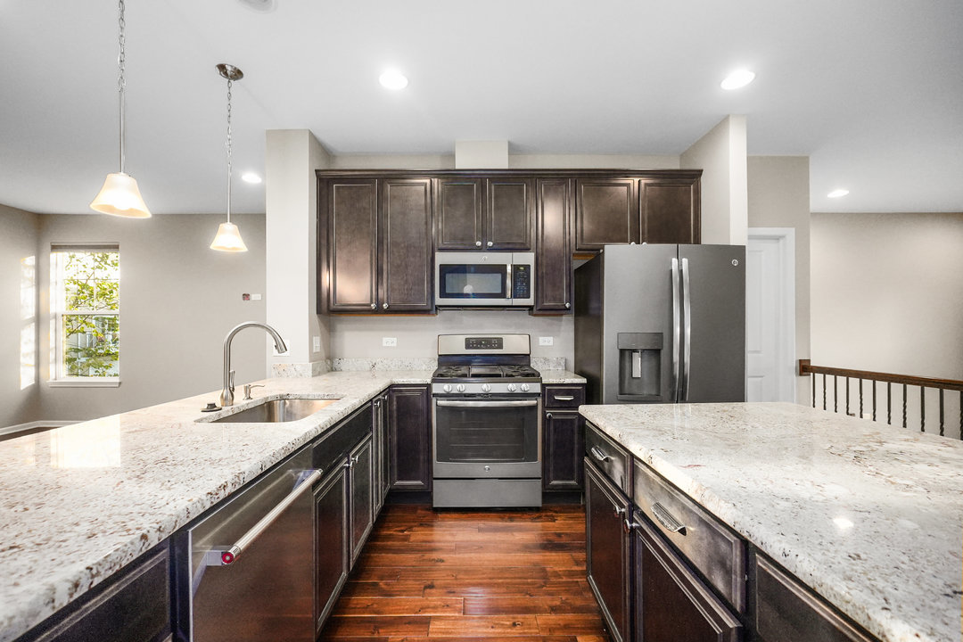 849 Station Boulevard, Aurora, IL 60504