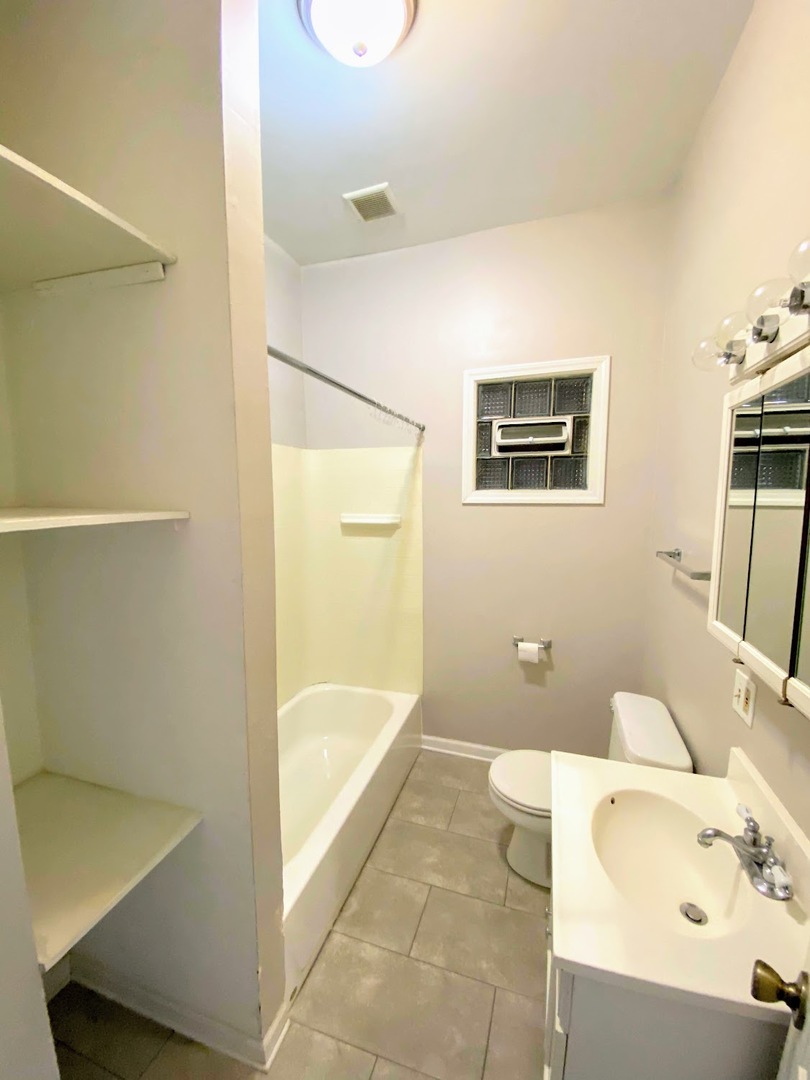 1751 W CULLERTON Street #1F, Chicago, IL 60608