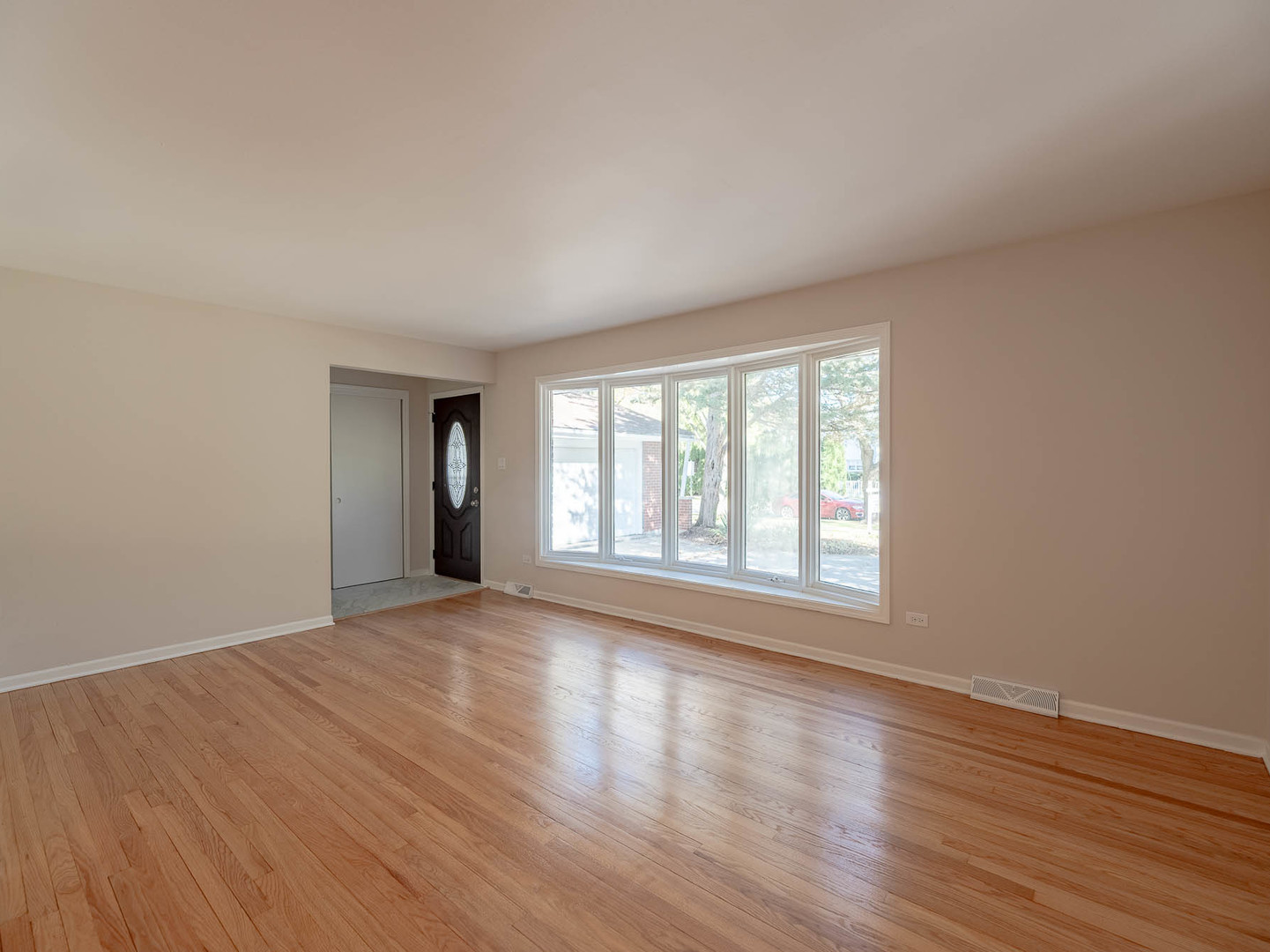 7104 Blackburn Avenue, Downers Grove, IL 60516