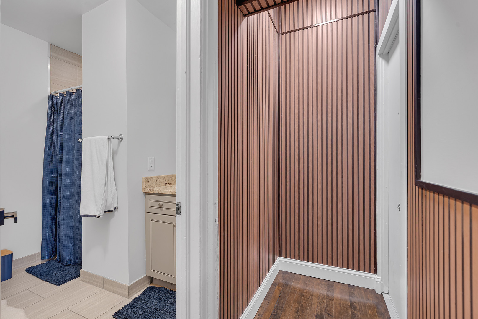 2111 W Roscoe Street #1R, Chicago, IL 60618