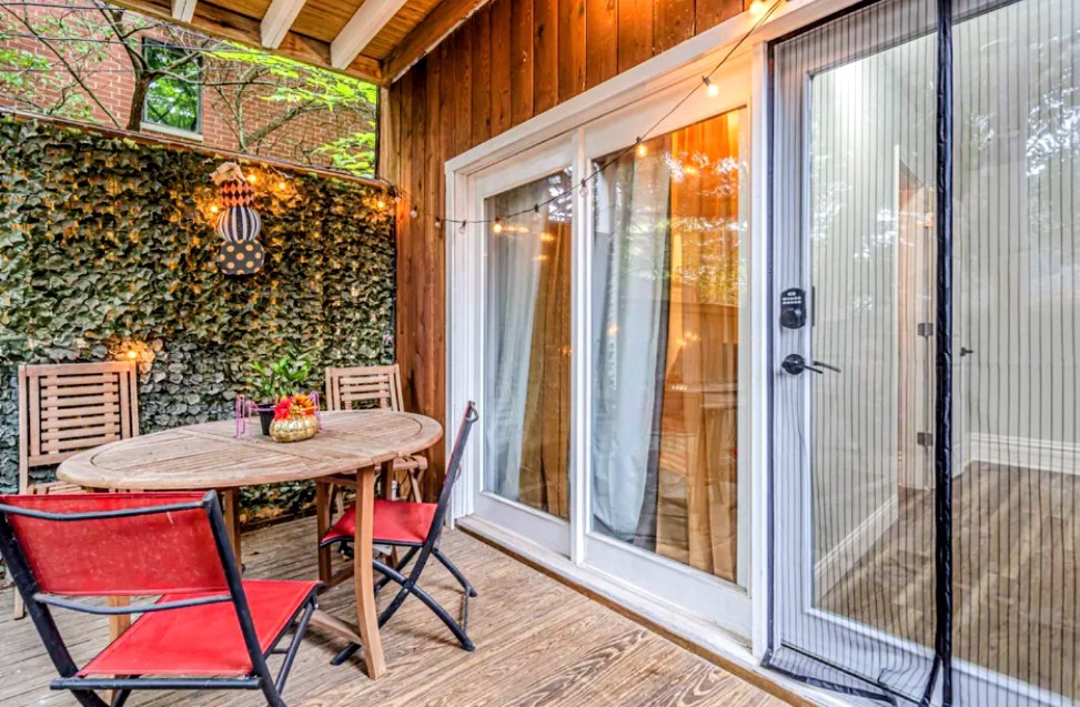 2111 W Roscoe Street #1R, Chicago, IL 60618