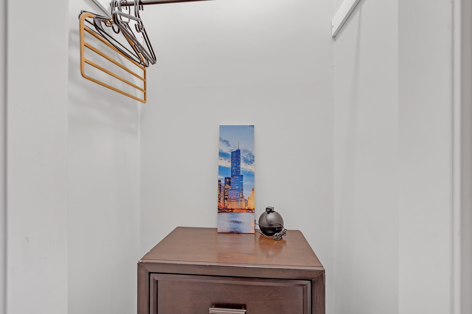 2111 W Roscoe Street #1R, Chicago, IL 60618