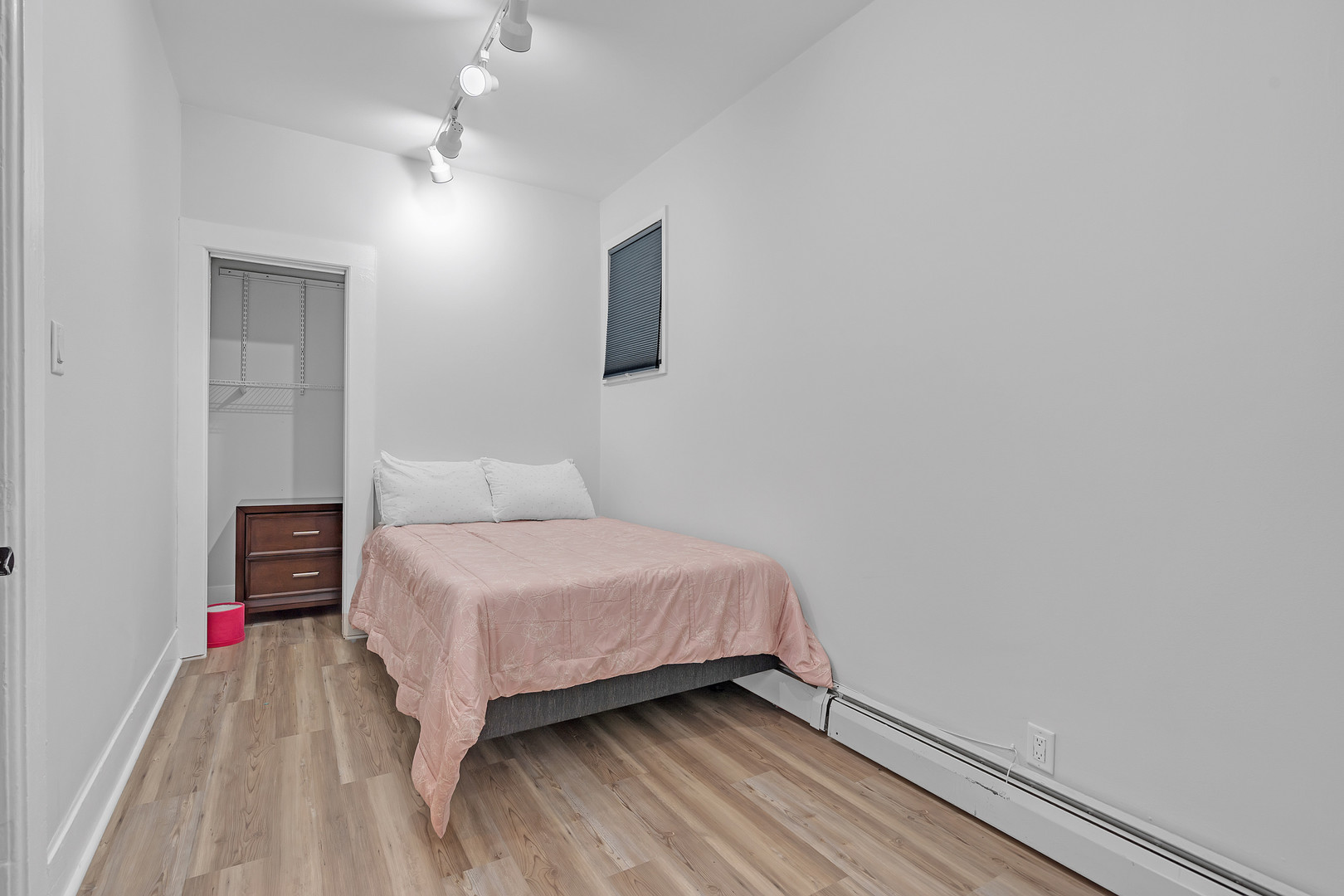 2111 W Roscoe Street #1R, Chicago, IL 60618