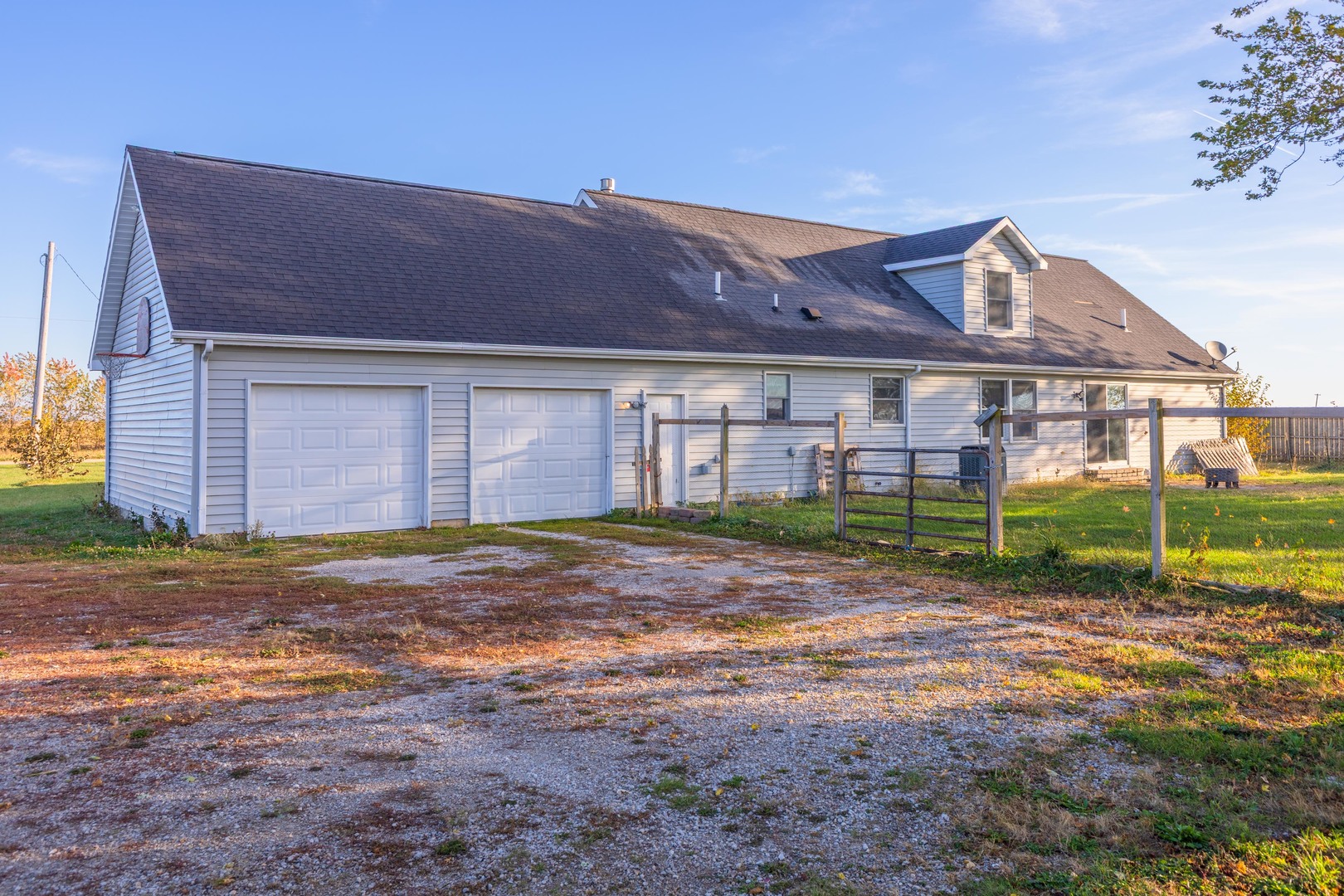 16710 E 2700 North Road, Odell, IL 60460