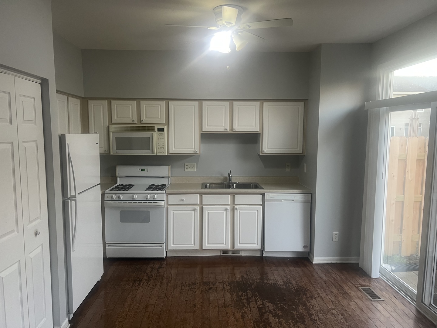 759 S Shannon Drive, Romeoville, IL 60446