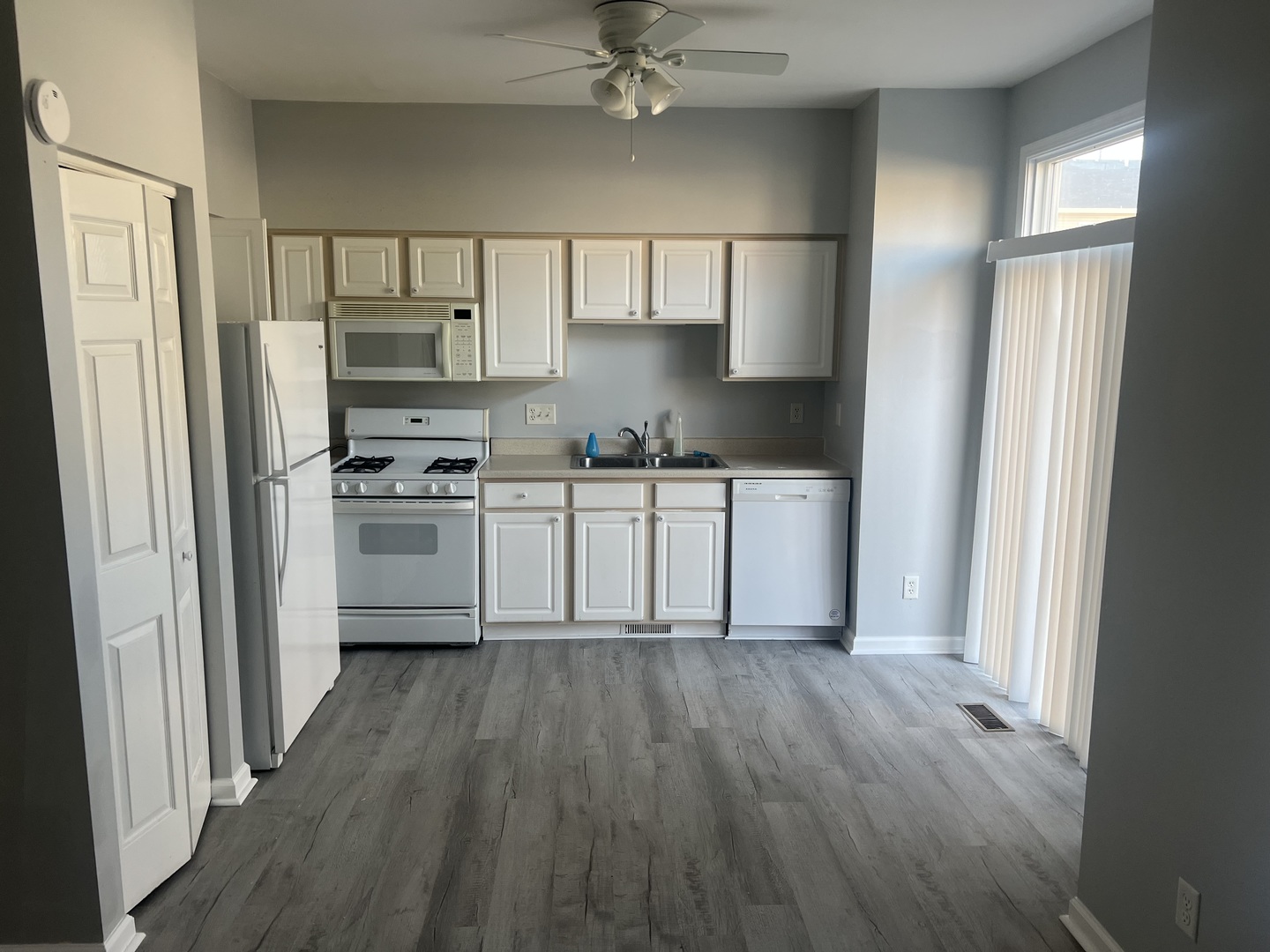 759 S Shannon Drive, Romeoville, IL 60446