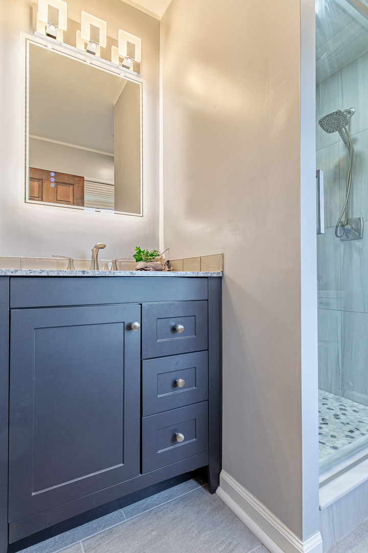 725 BISMARK Court, Elk Grove Village, IL 60007