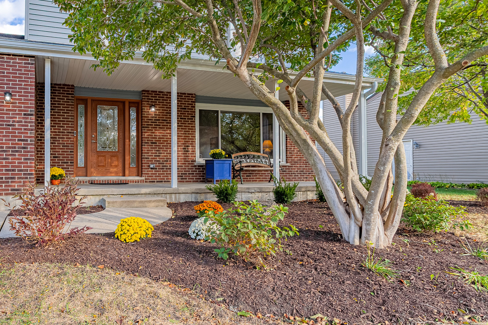 725 BISMARK Court, Elk Grove Village, IL 60007