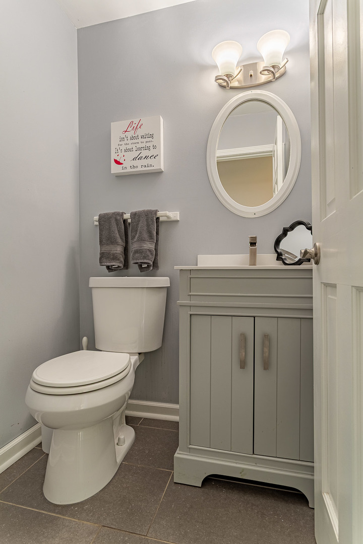 725 BISMARK Court, Elk Grove Village, IL 60007