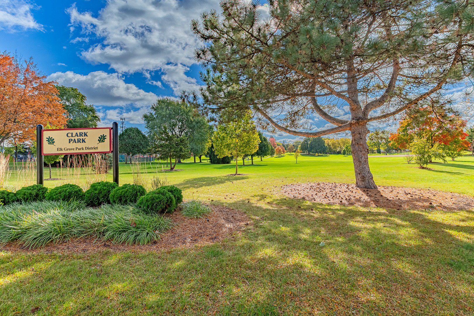 725 BISMARK Court, Elk Grove Village, IL 60007