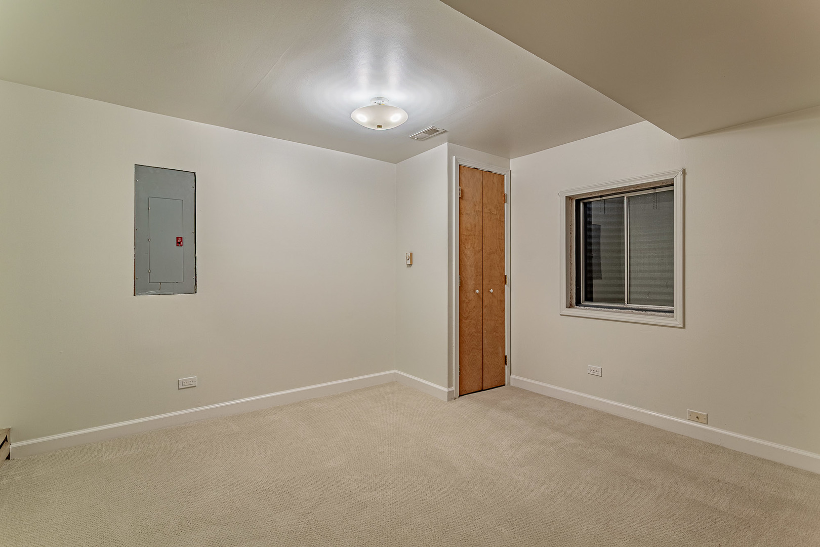 725 BISMARK Court, Elk Grove Village, IL 60007