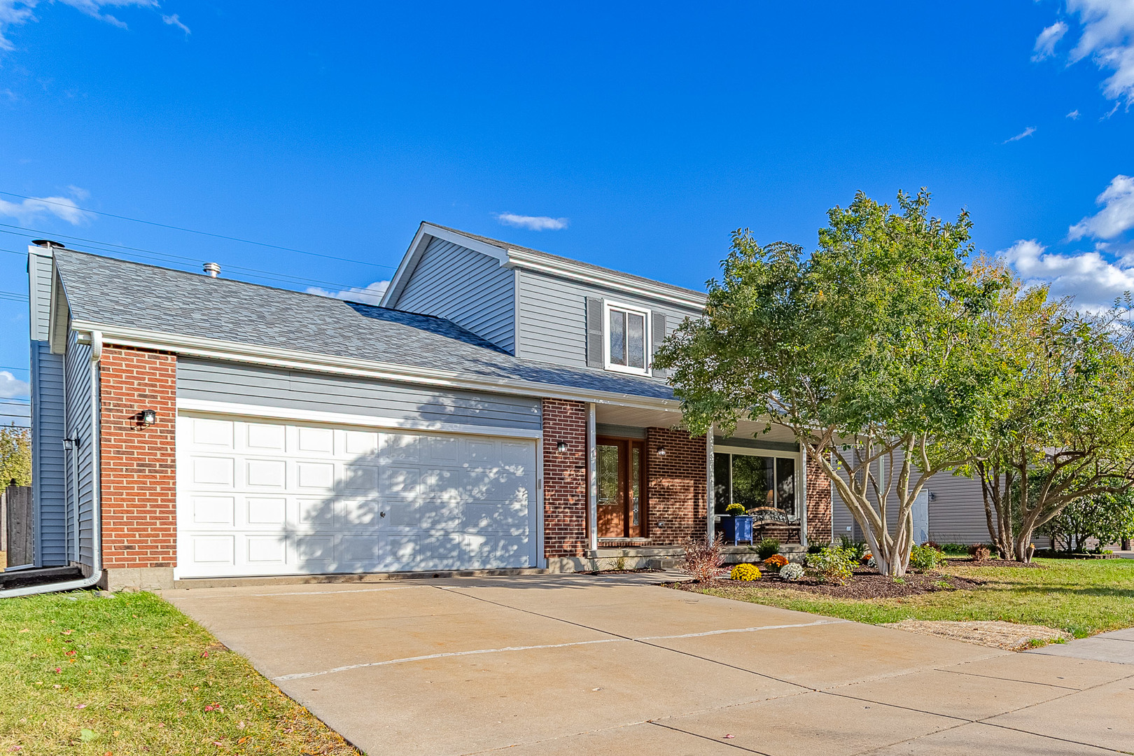 725 BISMARK Court, Elk Grove Village, IL 60007