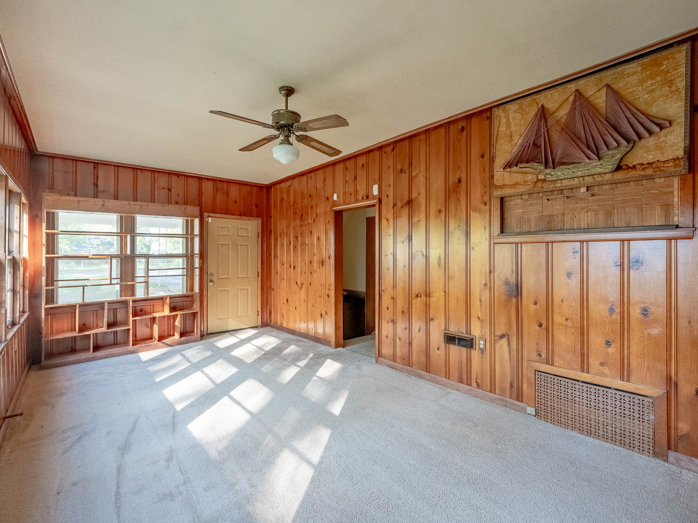 653 Dixon Avenue, Elgin, IL 60120