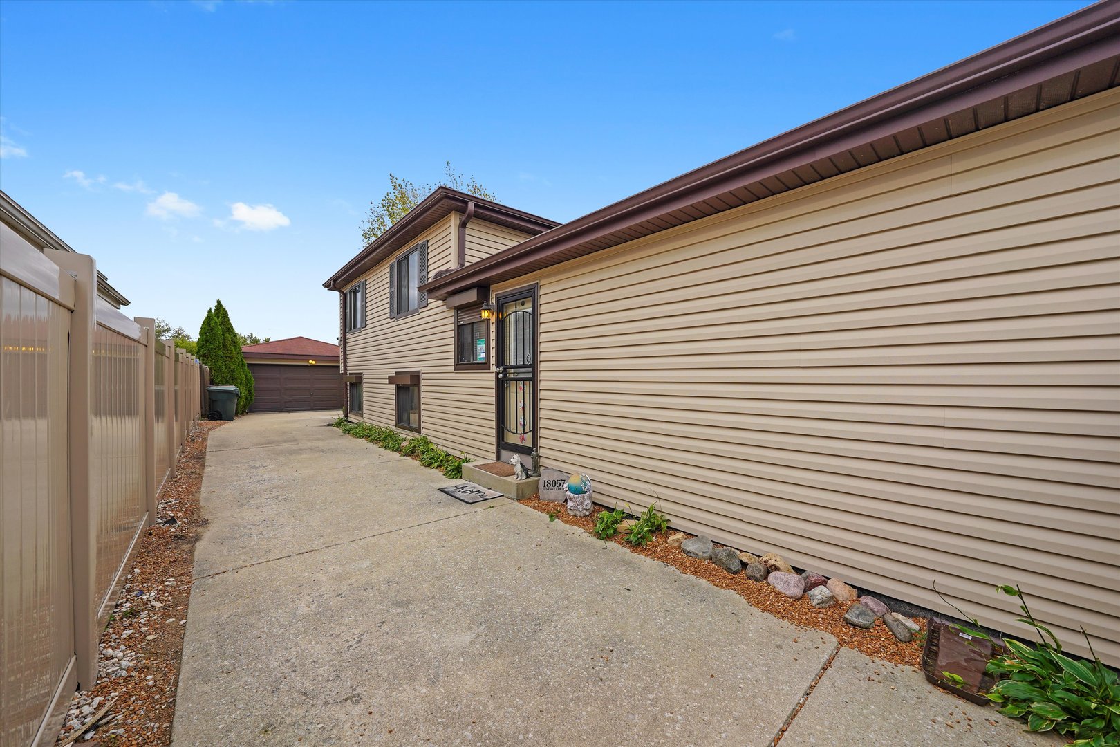 18057 Juneway Court, Country Club Hills, IL 60478