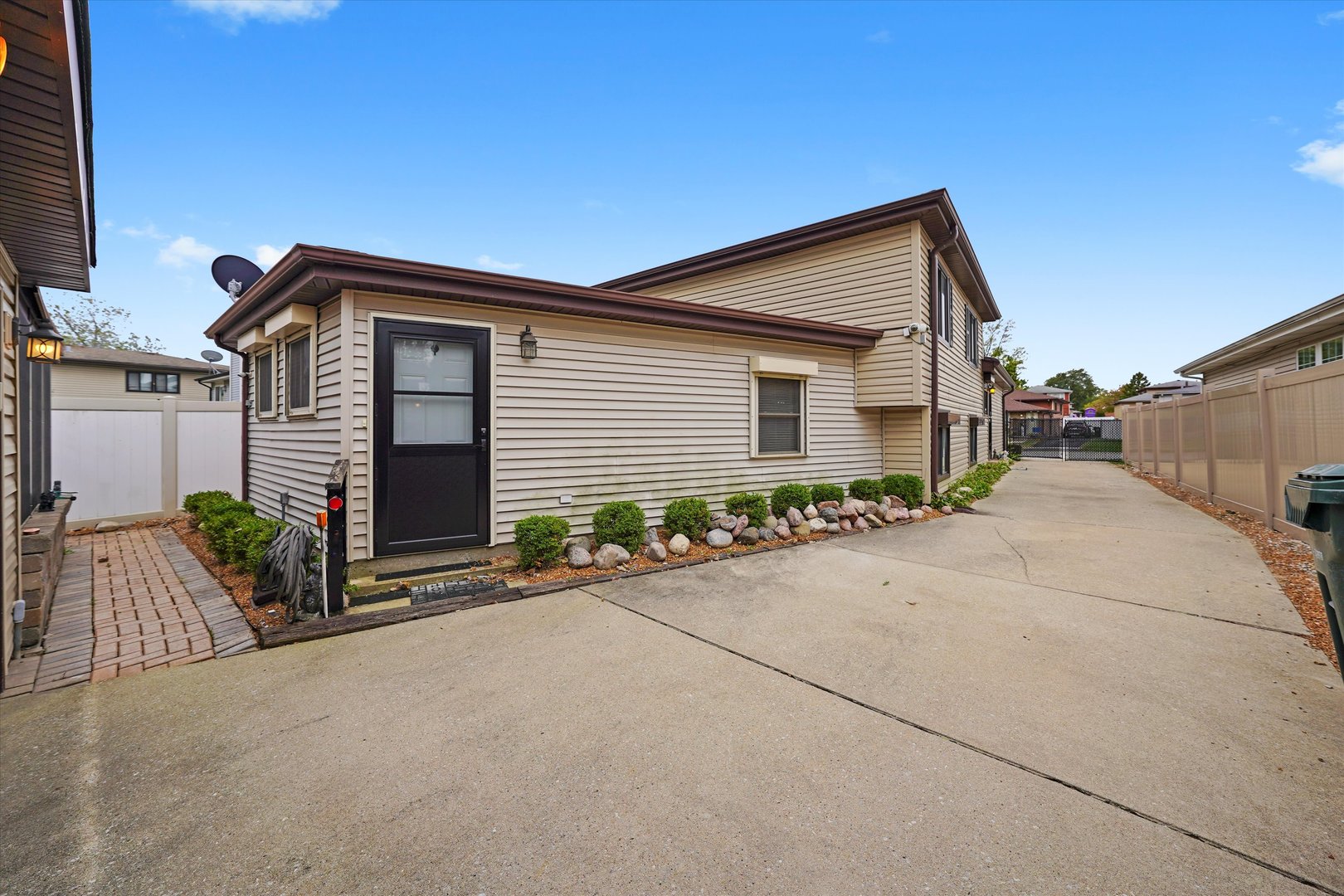 18057 Juneway Court, Country Club Hills, IL 60478