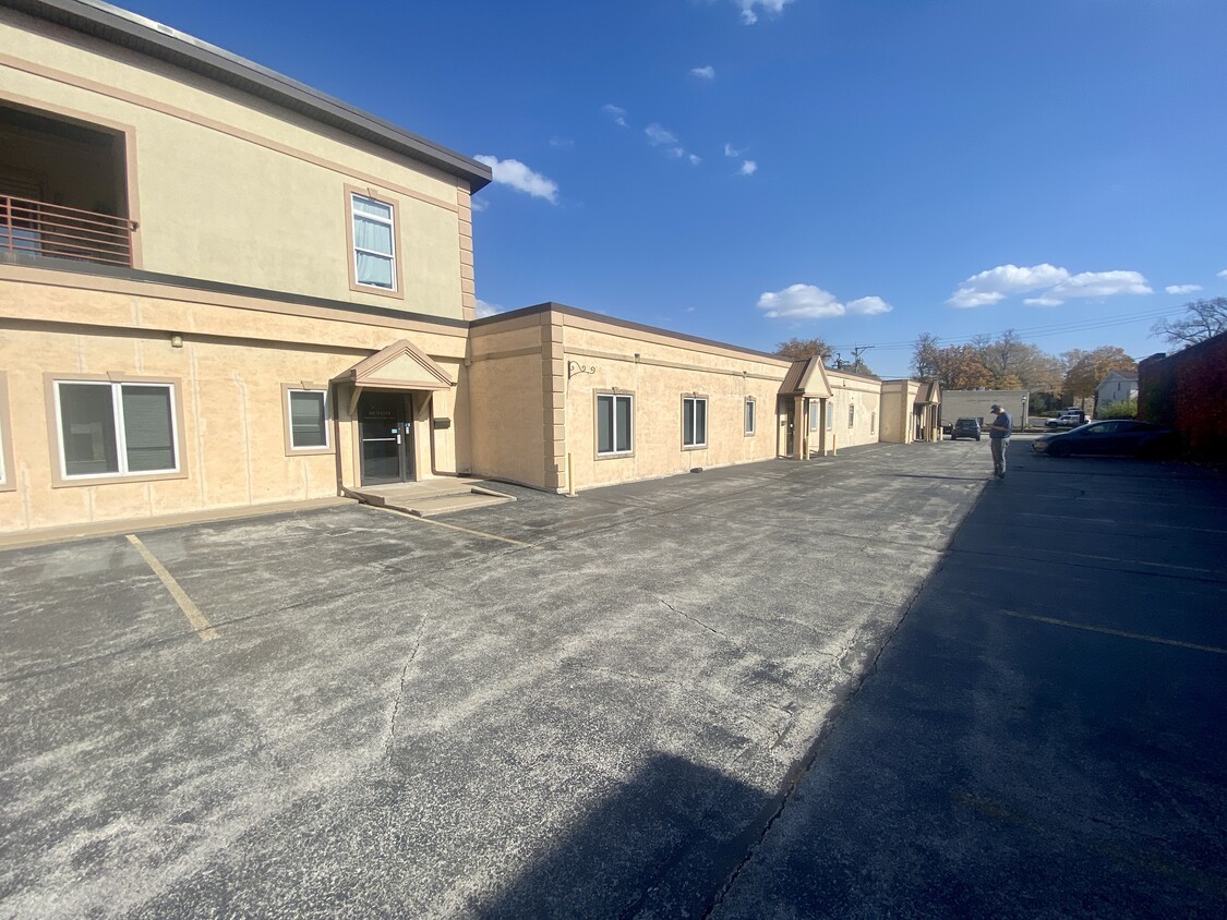 18220 Harwood Avenue, Homewood, IL 60430