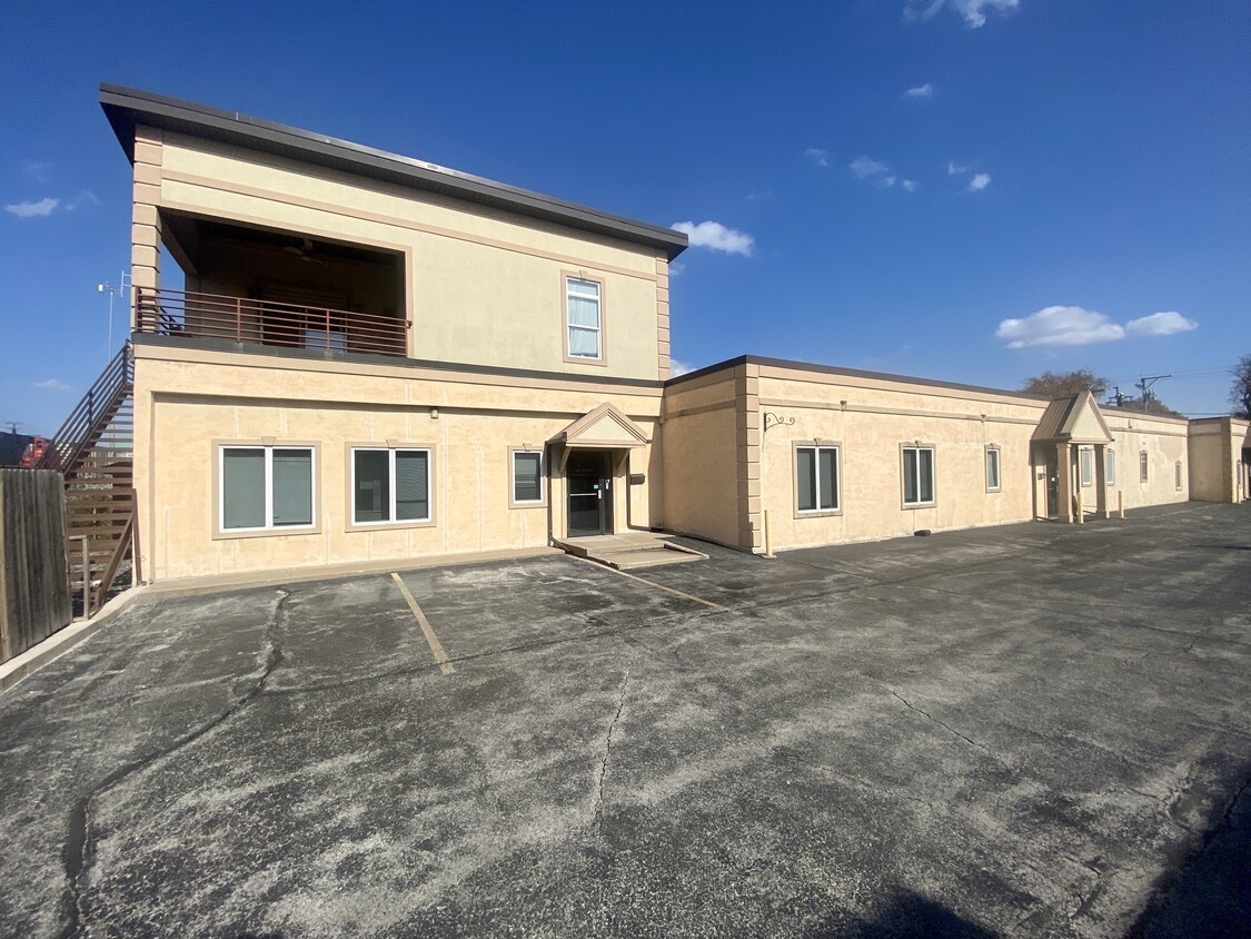 18220 Harwood Avenue, Homewood, IL 60430