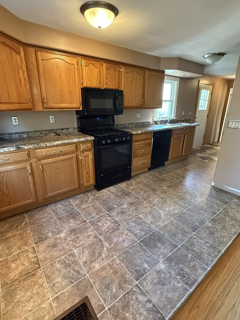 12805 Ventura Boulevard, Machesney Park, IL 61115