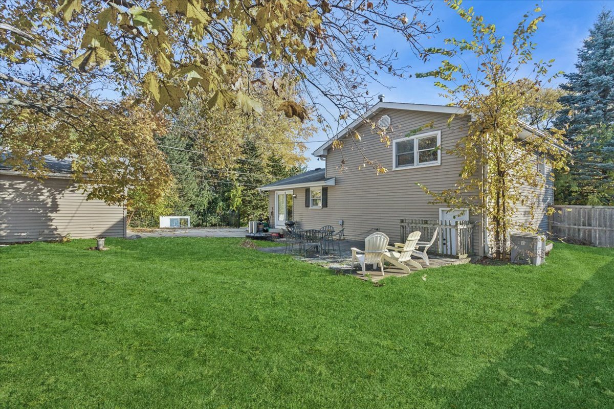 26W250 Case Street, Naperville, IL 60563