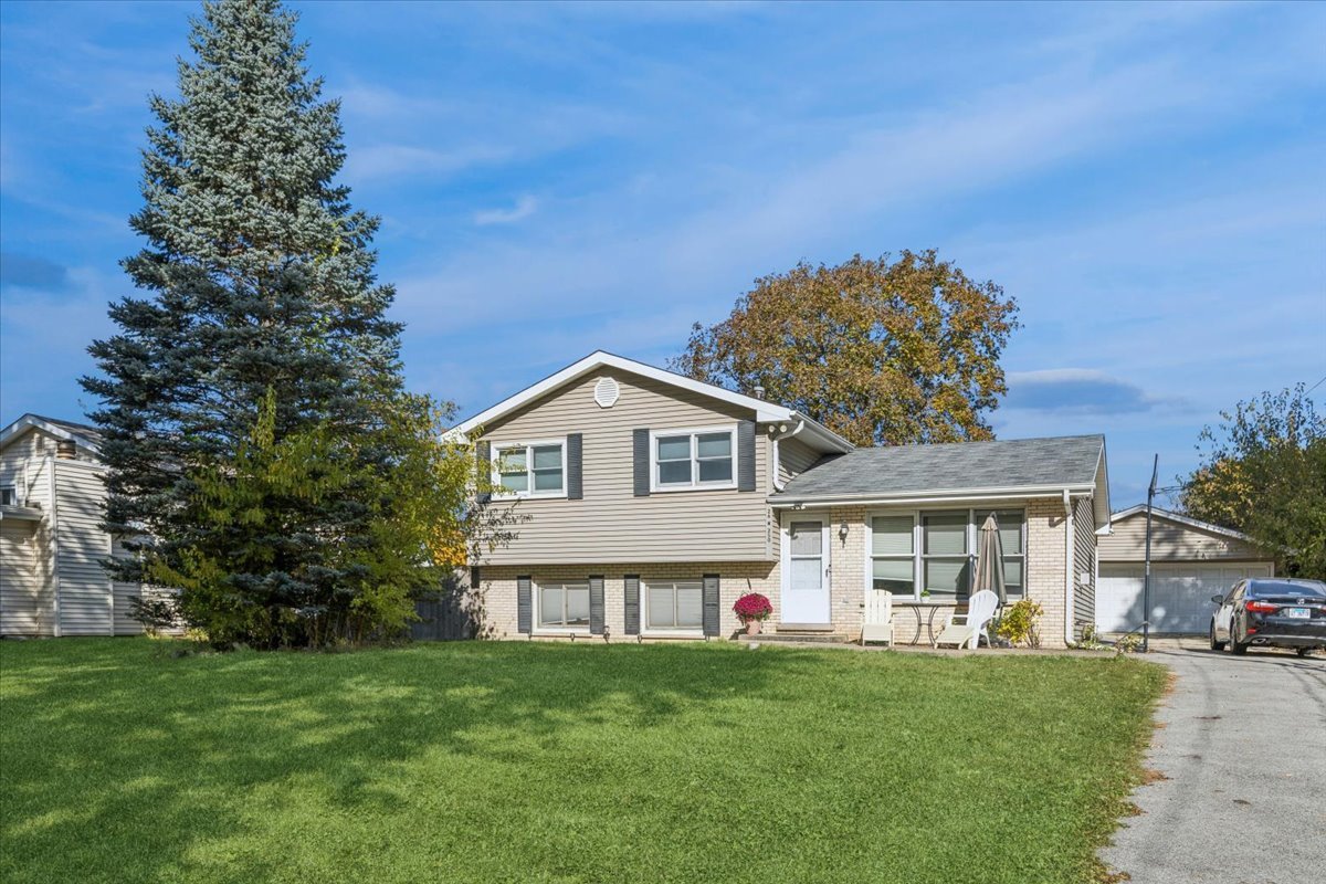 26W250 Case Street, Naperville, IL 60563