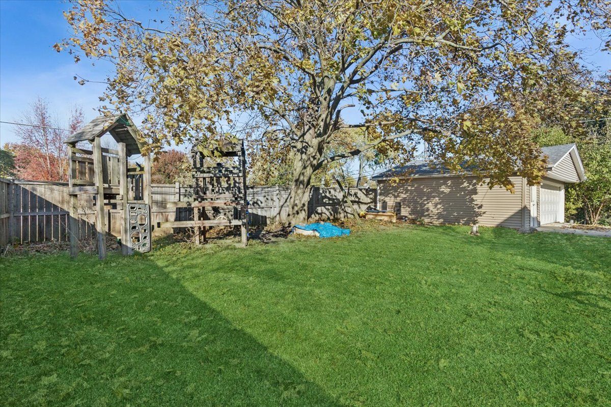 26W250 Case Street, Naperville, IL 60563