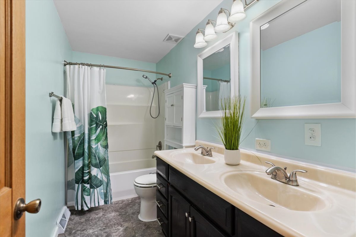 26W250 Case Street, Naperville, IL 60563