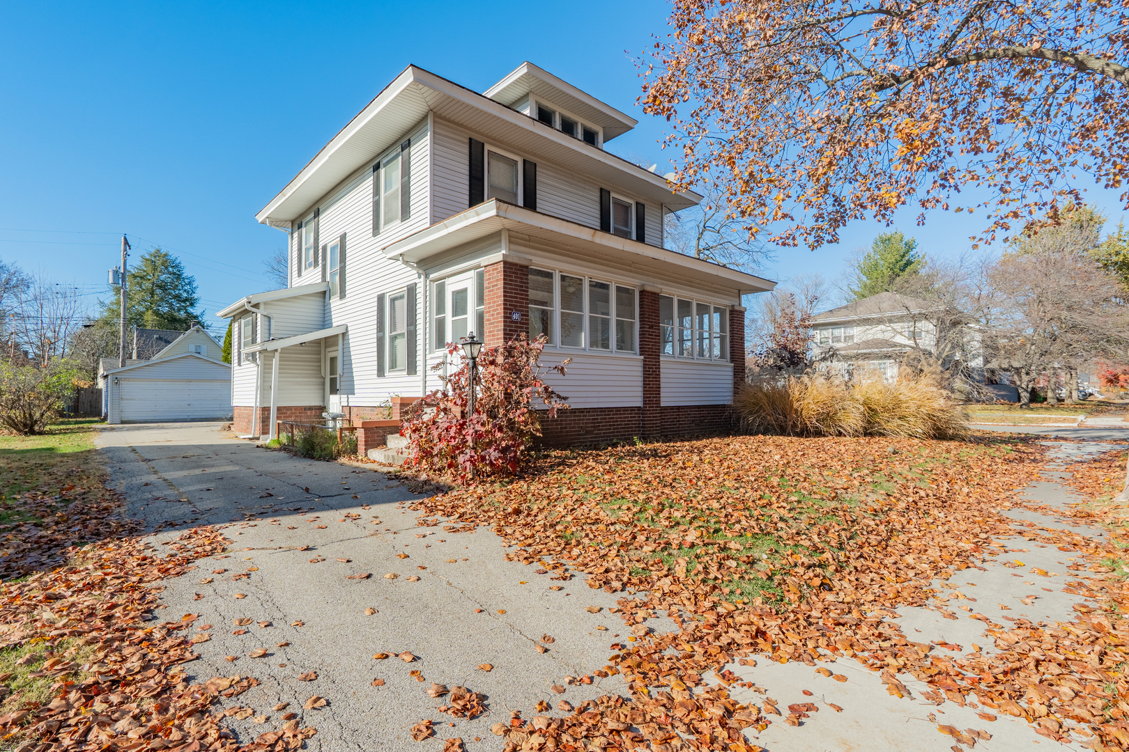 401 Willard Avenue, Bloomington, IL 61701