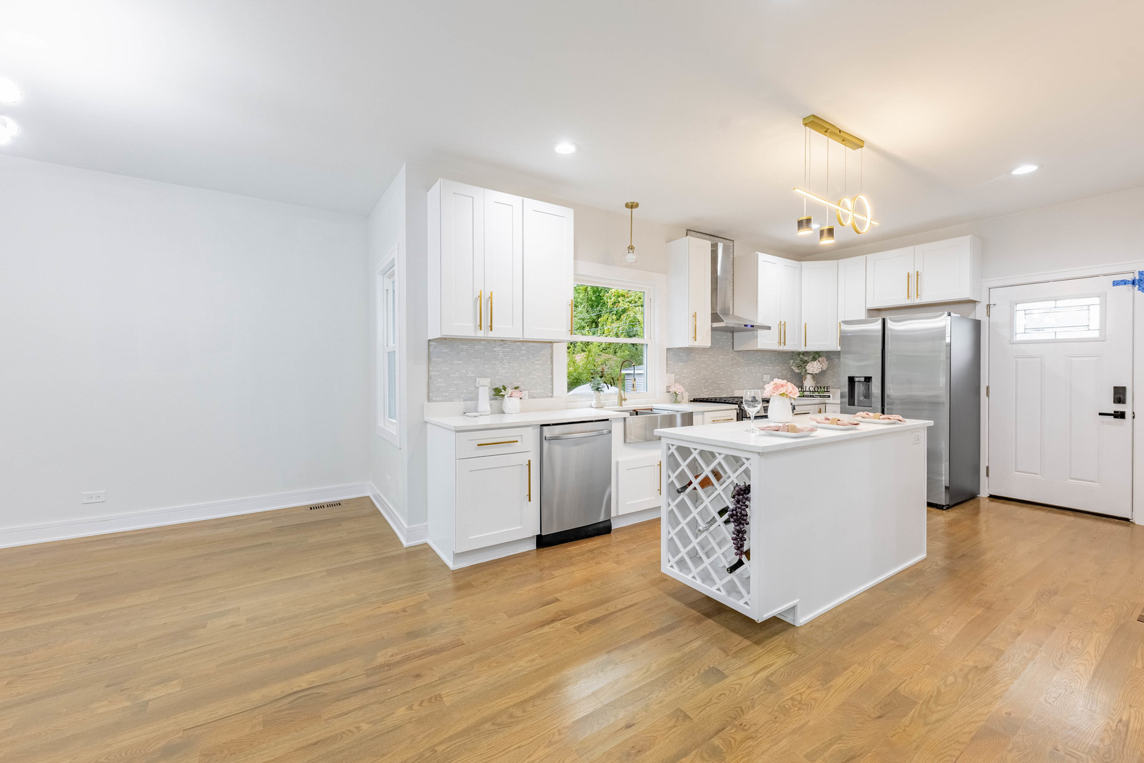 1054 N Latrobe Avenue, Chicago, IL 60651