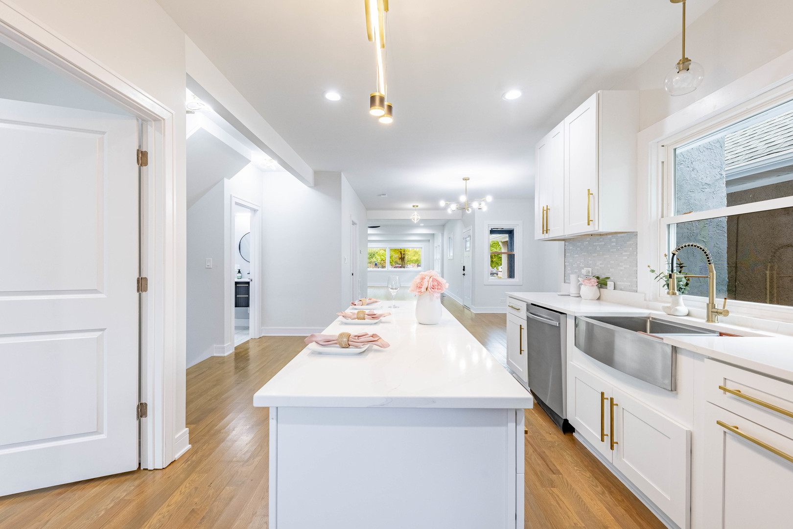 1054 N Latrobe Avenue, Chicago, IL 60651