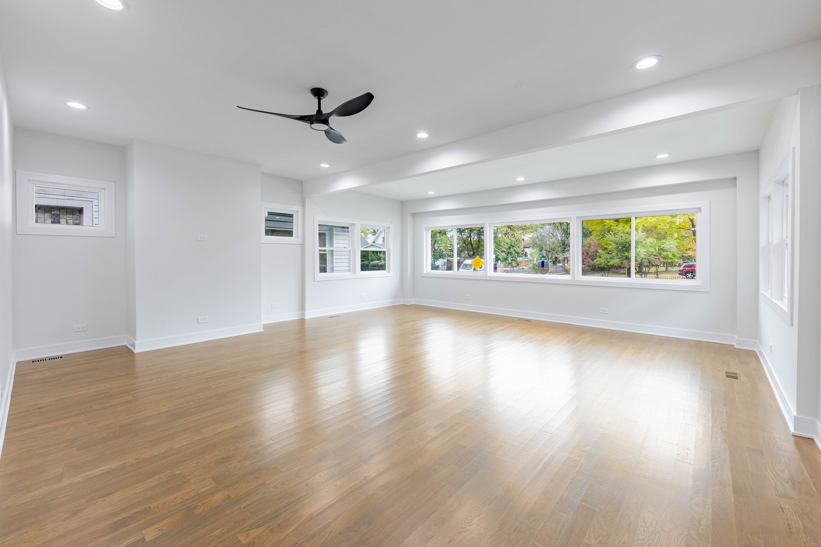 1054 N Latrobe Avenue, Chicago, IL 60651