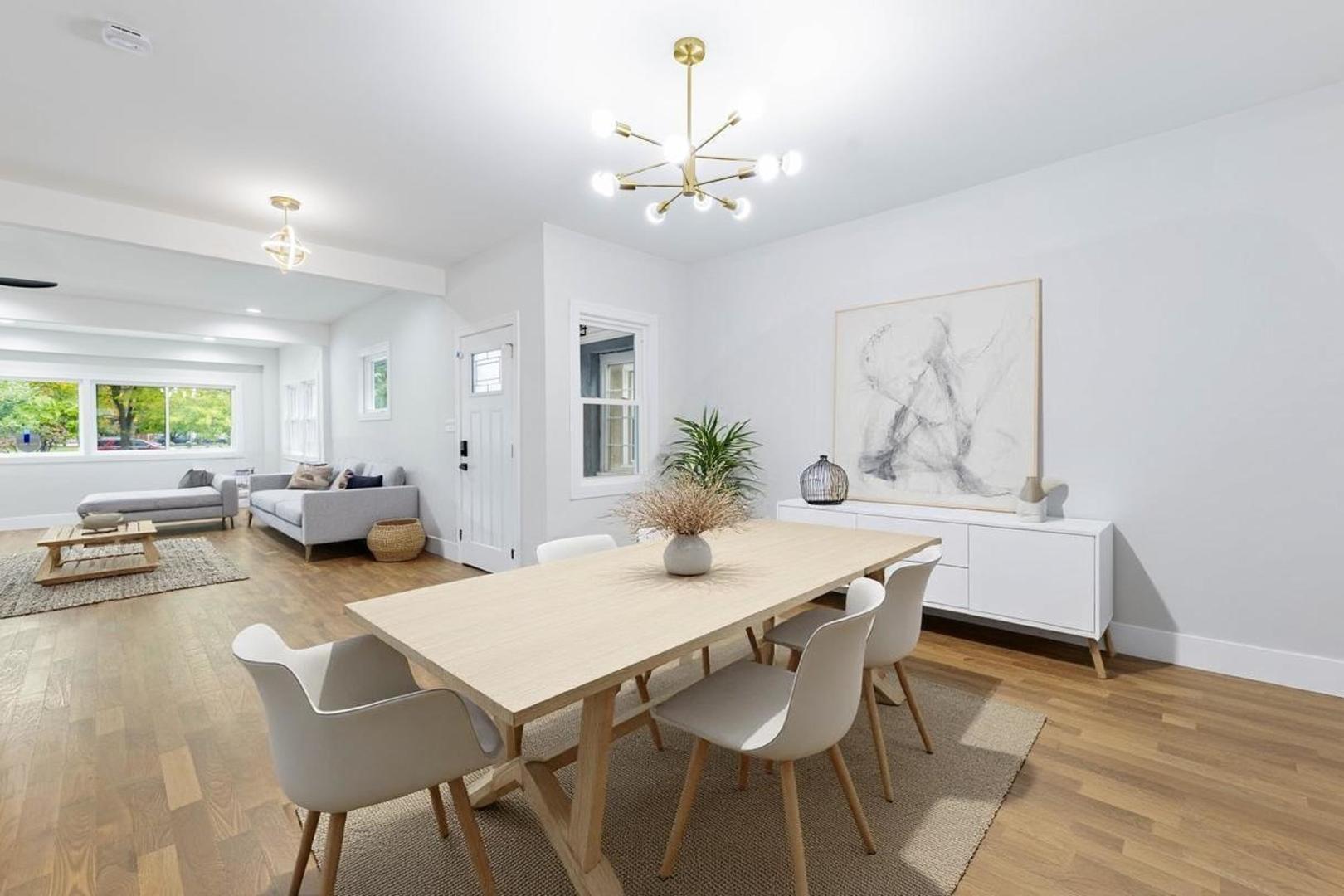 1054 N Latrobe Avenue, Chicago, IL 60651