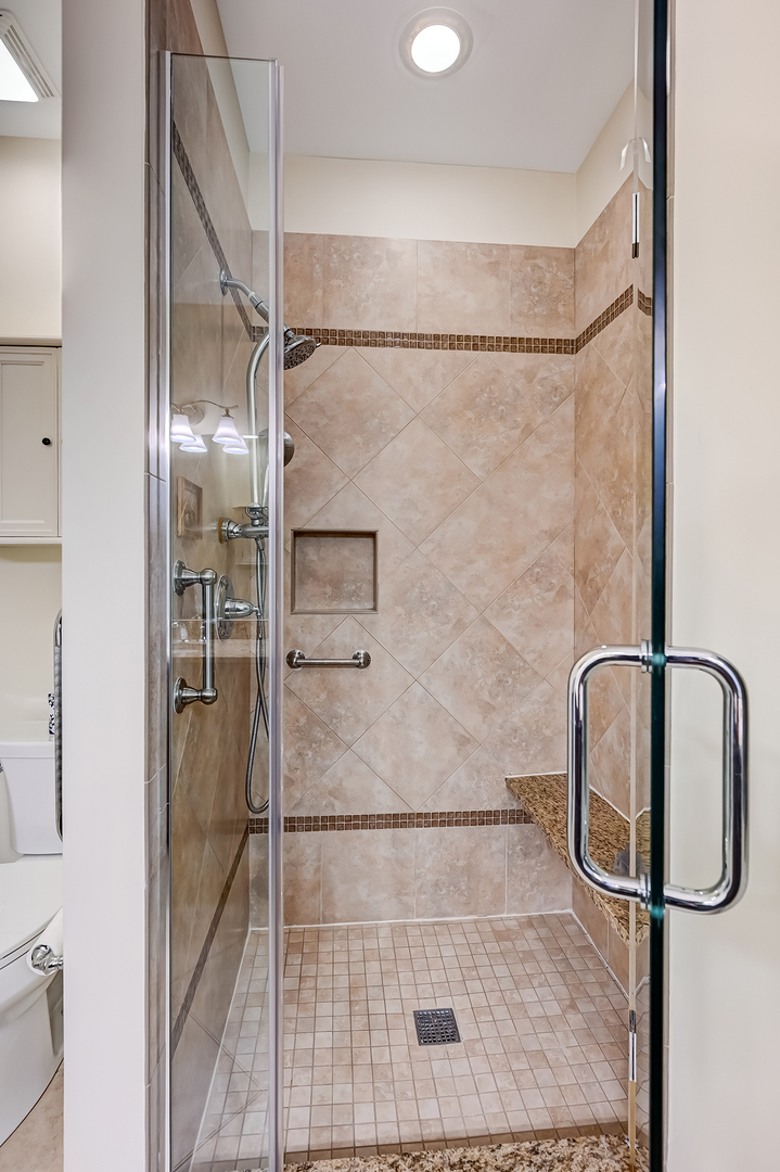 3 Westmoreland Lane, Naperville, IL 60540