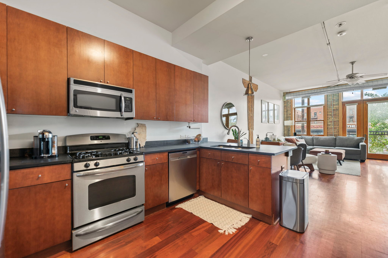 3133 N LAKEWOOD Avenue #2E, Chicago, IL 60657