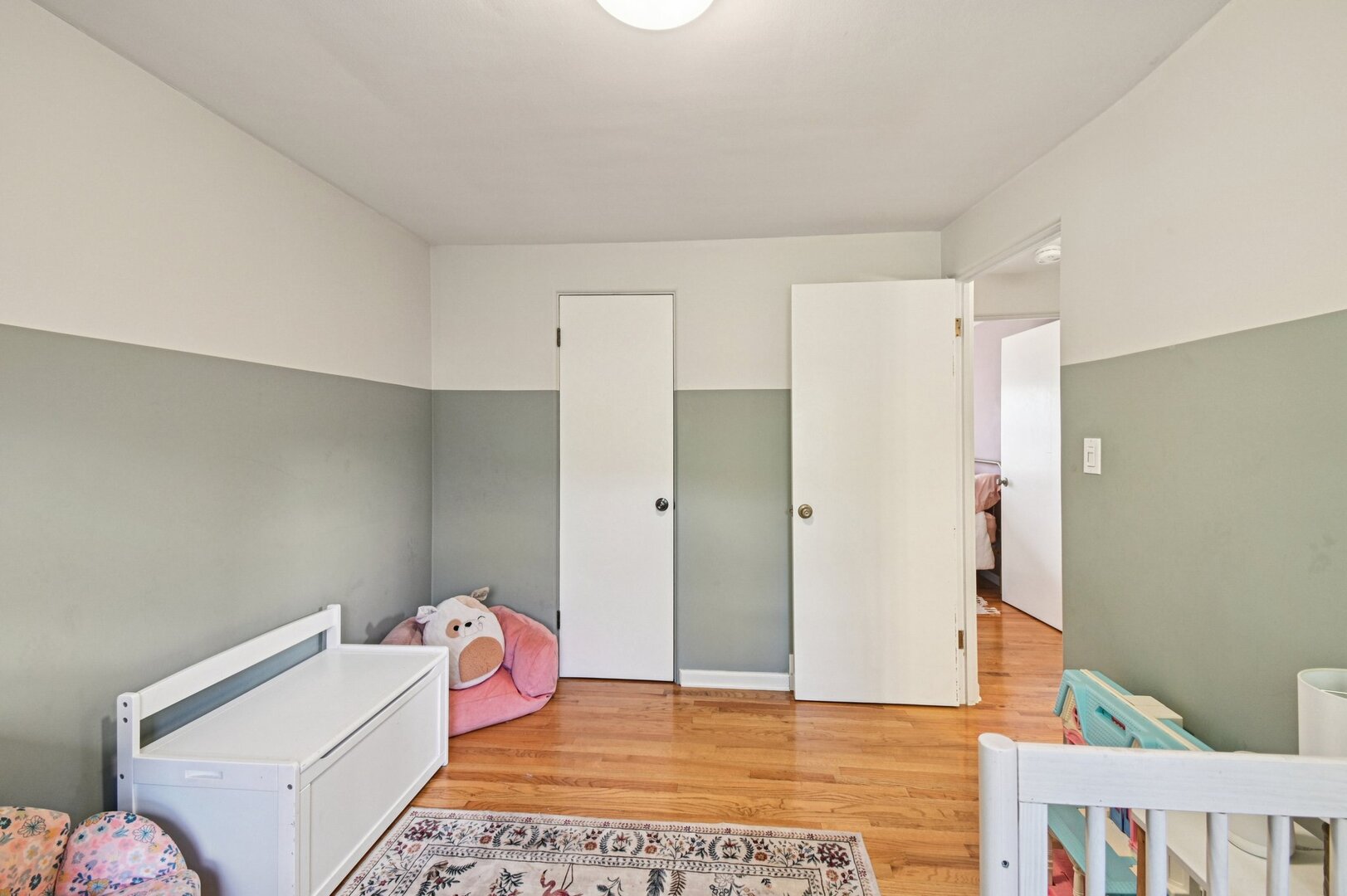 694 S York Street, Elmhurst, IL 60126