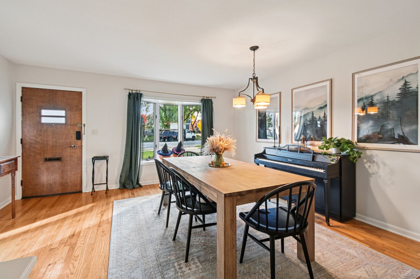 694 S York Street, Elmhurst, IL 60126