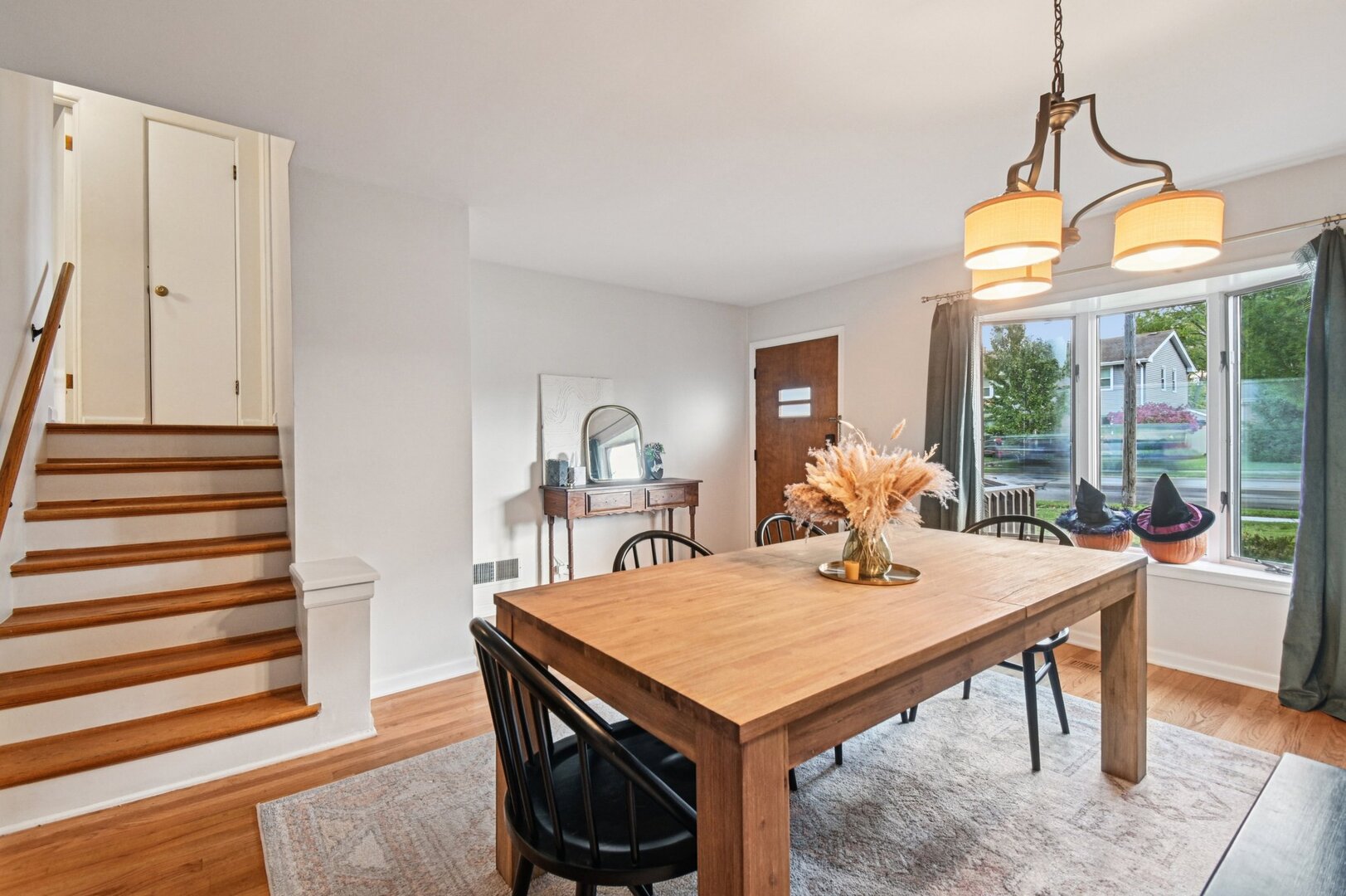 694 S York Street, Elmhurst, IL 60126