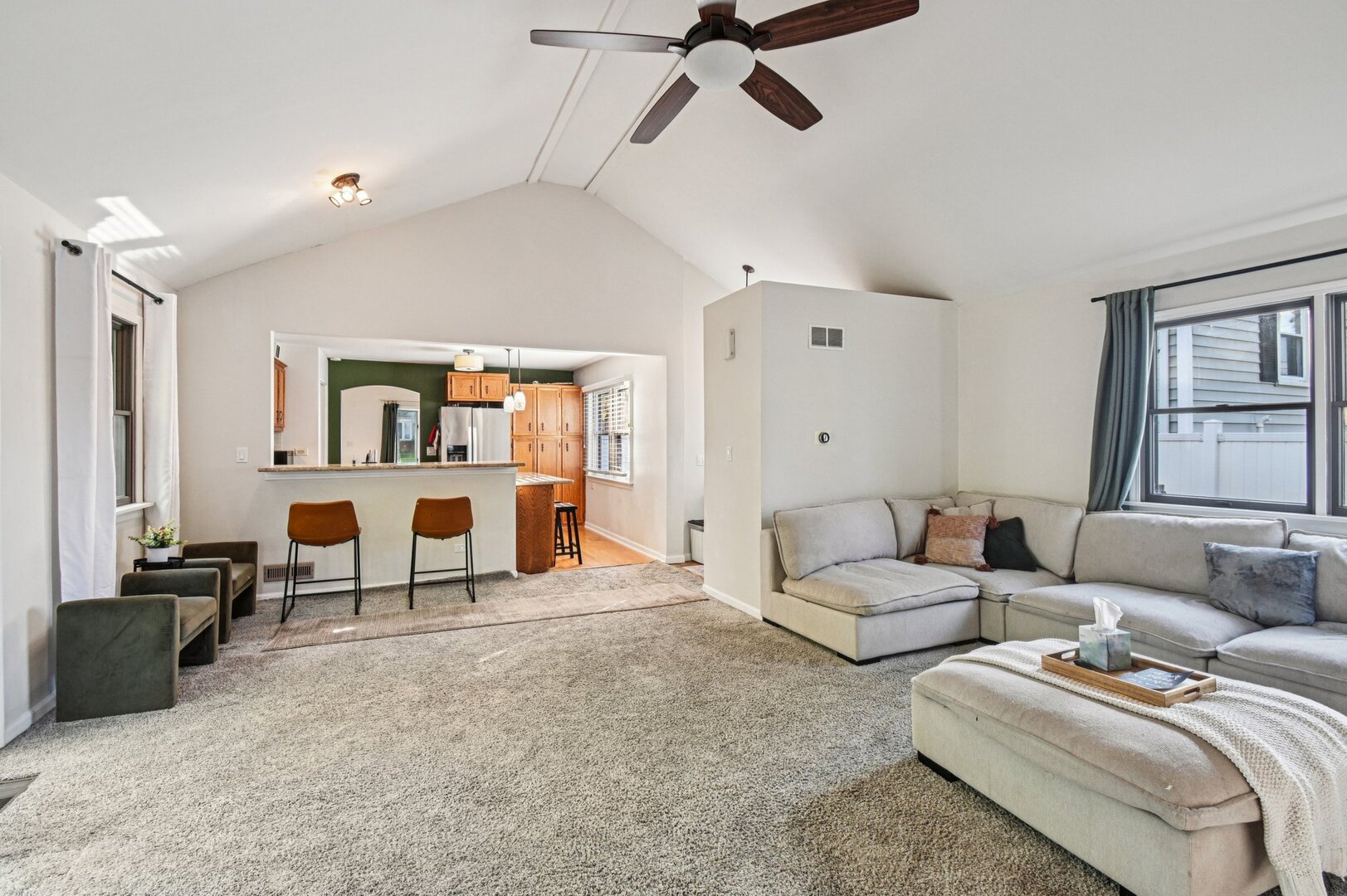 694 S York Street, Elmhurst, IL 60126