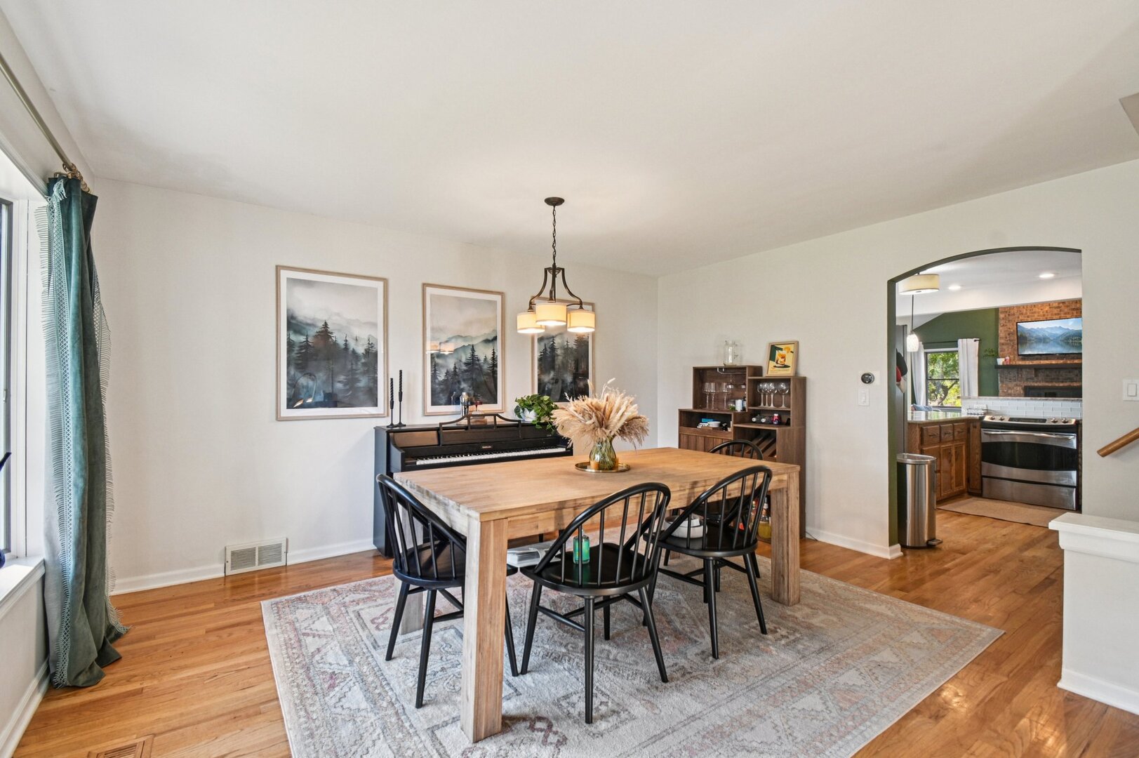 694 S York Street, Elmhurst, IL 60126