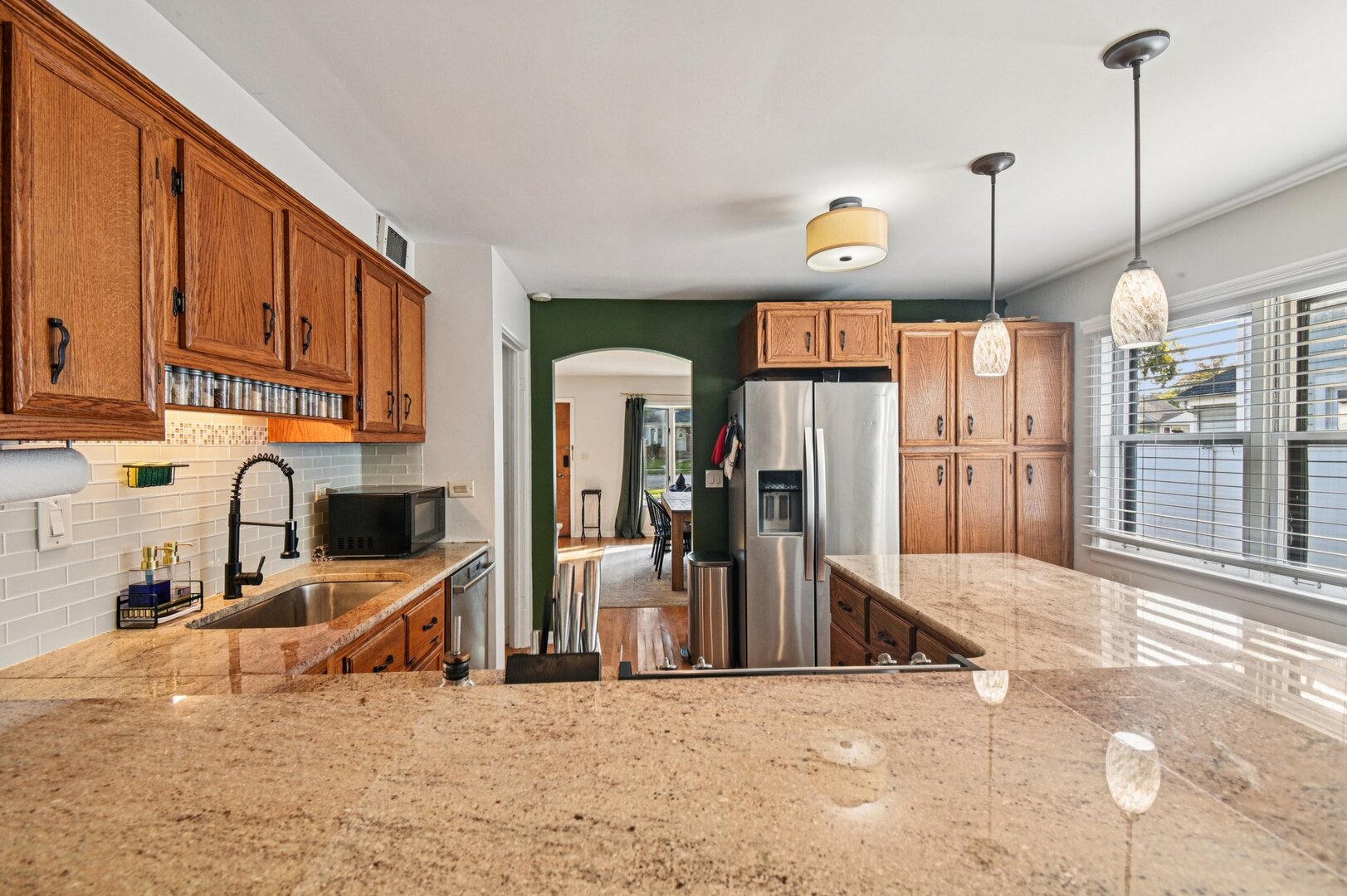 694 S York Street, Elmhurst, IL 60126