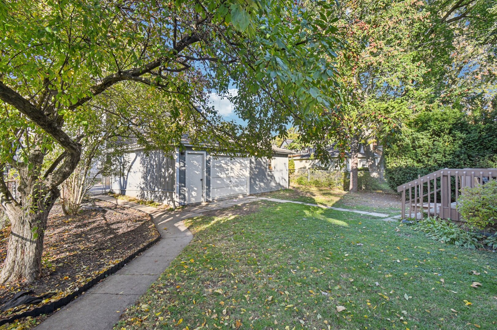 694 S York Street, Elmhurst, IL 60126