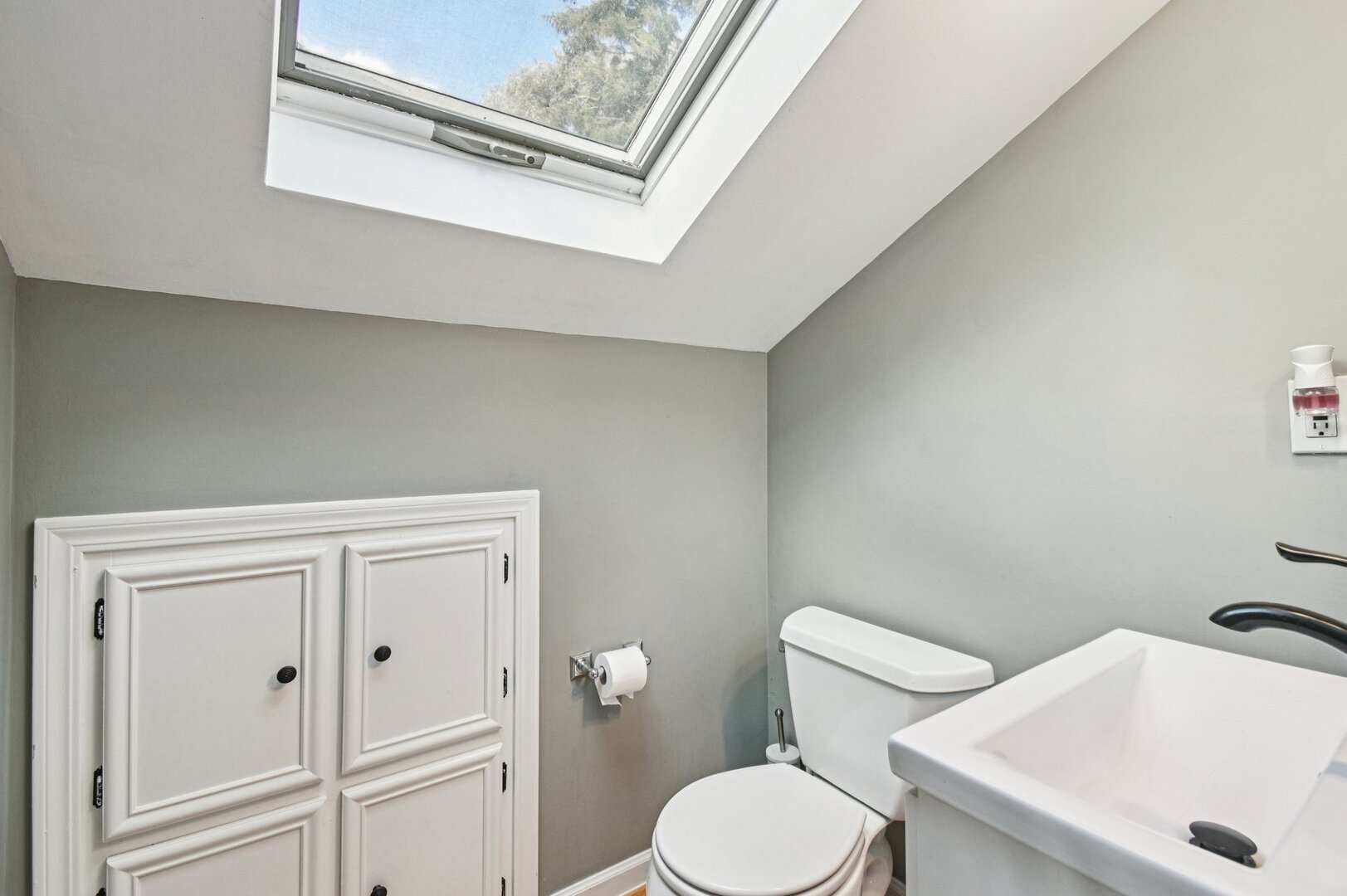 694 S York Street, Elmhurst, IL 60126